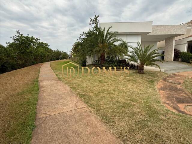 Casa para Venda em Várzea Grande - 4